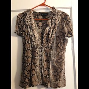 Womens top very pretty XL